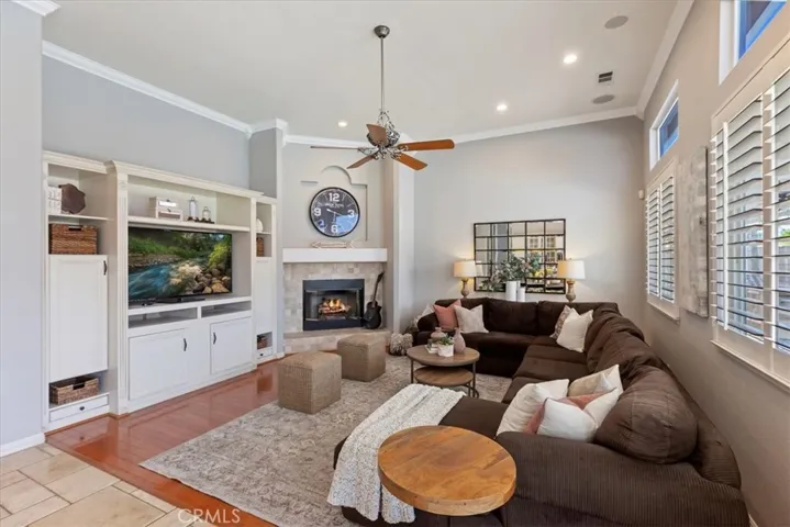 1083 La Vaughn Circle, Corona, California 92881