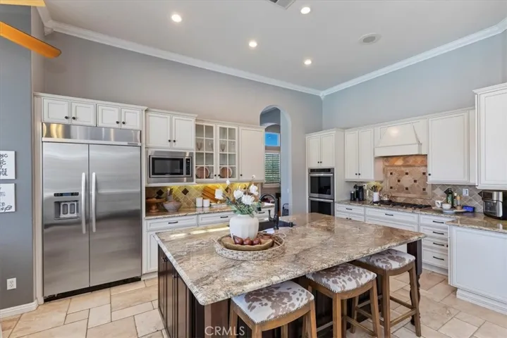 1083 La Vaughn Circle, Corona, California 92881