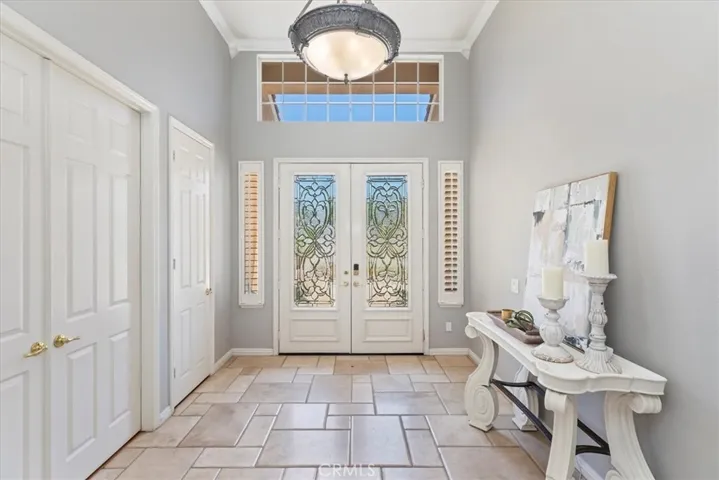 1083 La Vaughn Circle, Corona, California 92881