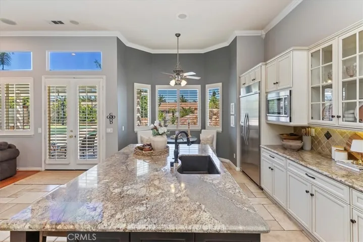 1083 La Vaughn Circle, Corona, California 92881