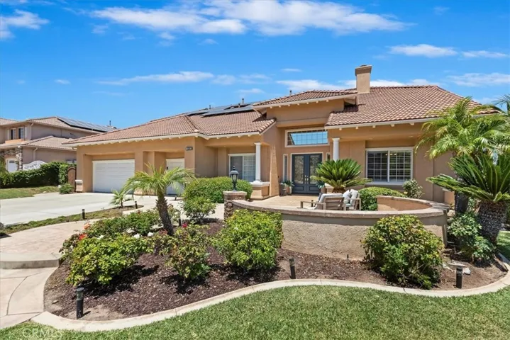 1083 La Vaughn Circle, Corona, California 92881