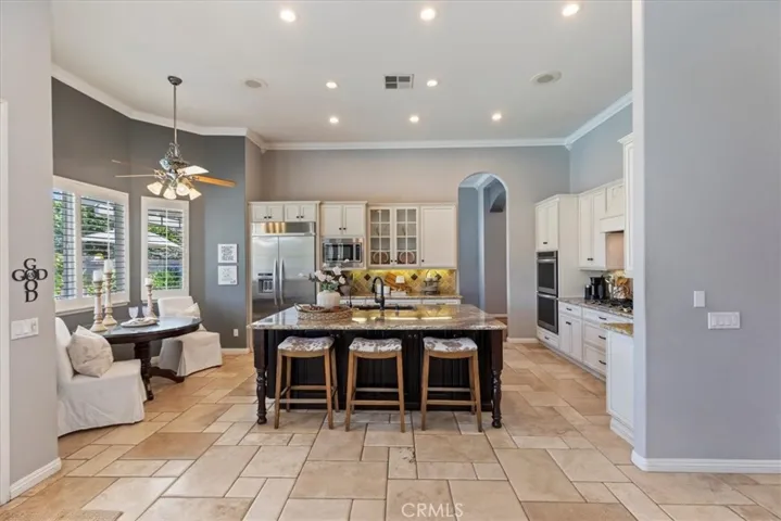 1083 La Vaughn Circle, Corona, California 92881