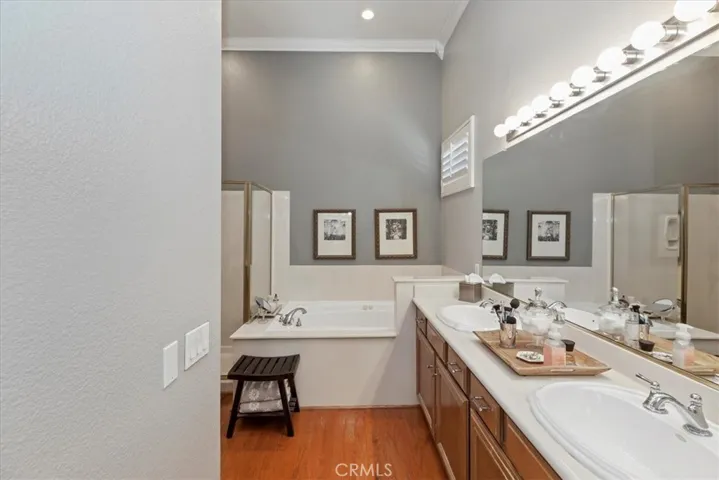 1083 La Vaughn Circle, Corona, California 92881