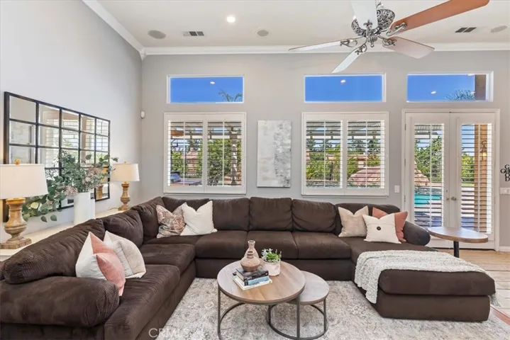1083 La Vaughn Circle, Corona, California 92881