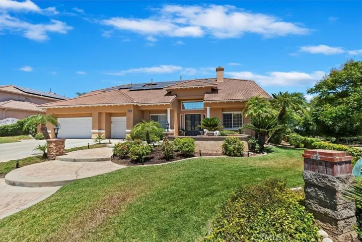 1083 La Vaughn Circle, Corona, California 92881