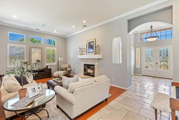 1083 La Vaughn Circle, Corona, California 92881