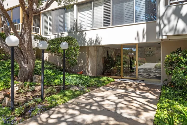 32735 Seagate Drive 304-d, Rancho Palos Verdes, California 90275