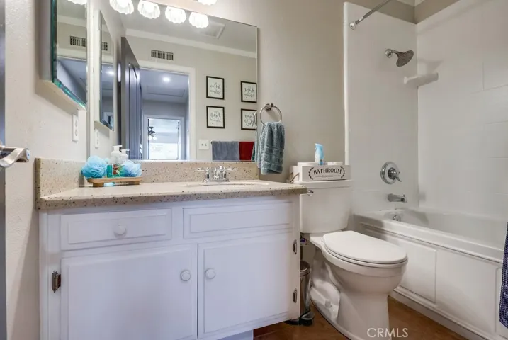 Hall bathroom.