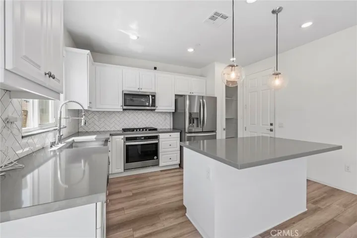 12938 Rocky Trail Way, Victorville, California 92395