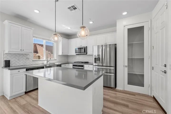 12938 Rocky Trail Way, Victorville, California 92395
