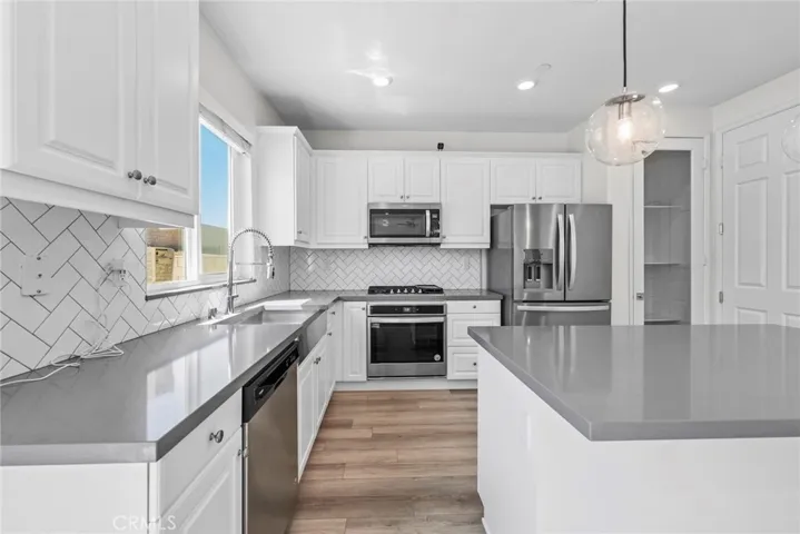 12938 Rocky Trail Way, Victorville, California 92395