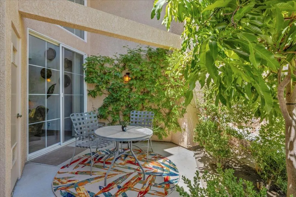 1555 N Chaparral Road 402, Palm Springs, California 92262 home-pic-28