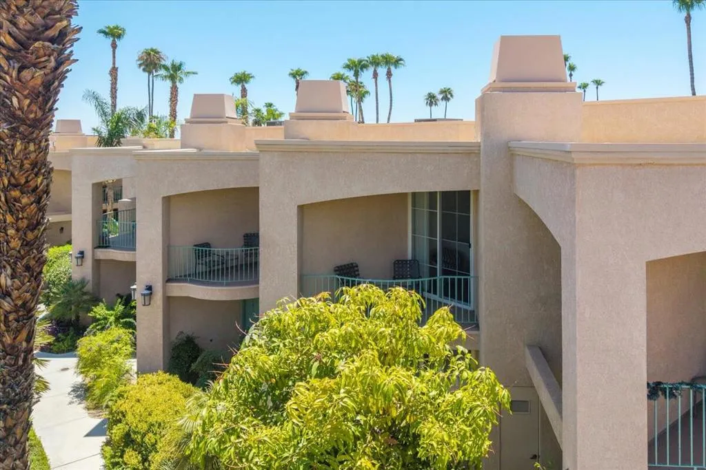 1555 N Chaparral Road 402, Palm Springs, California 92262 home-pic-38