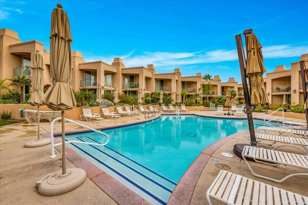 1555 N Chaparral Road 402, Palm Springs, California 92262 home-pic-35