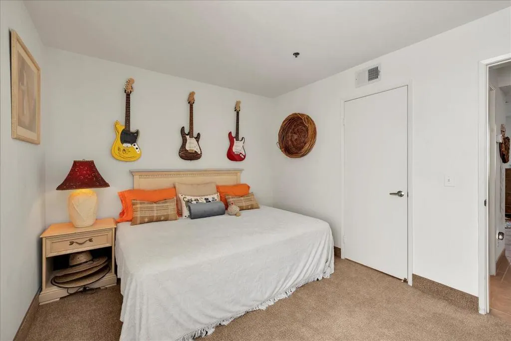 1555 N Chaparral Road 402, Palm Springs, California 92262 home-pic-14