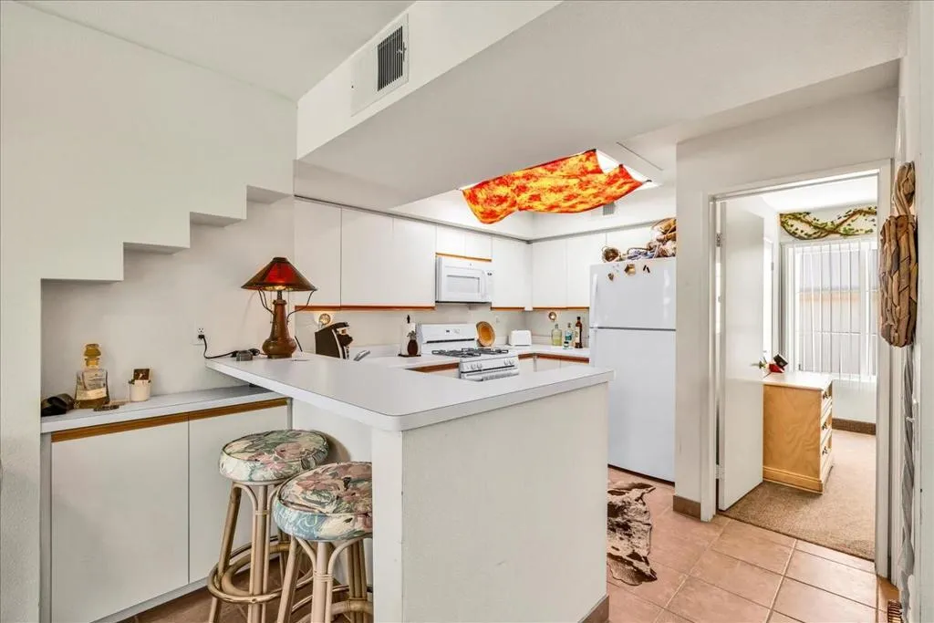 1555 N Chaparral Road 402, Palm Springs, California 92262 home-pic-2