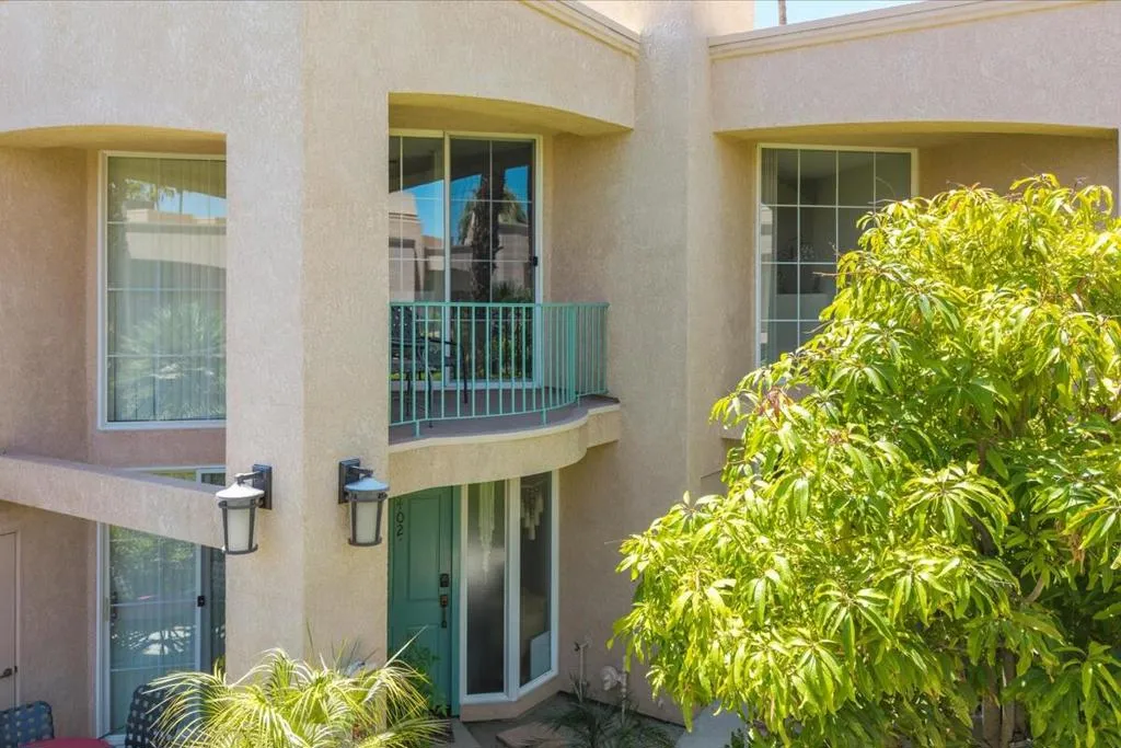 1555 N Chaparral Road 402, Palm Springs, California 92262 home-pic-32