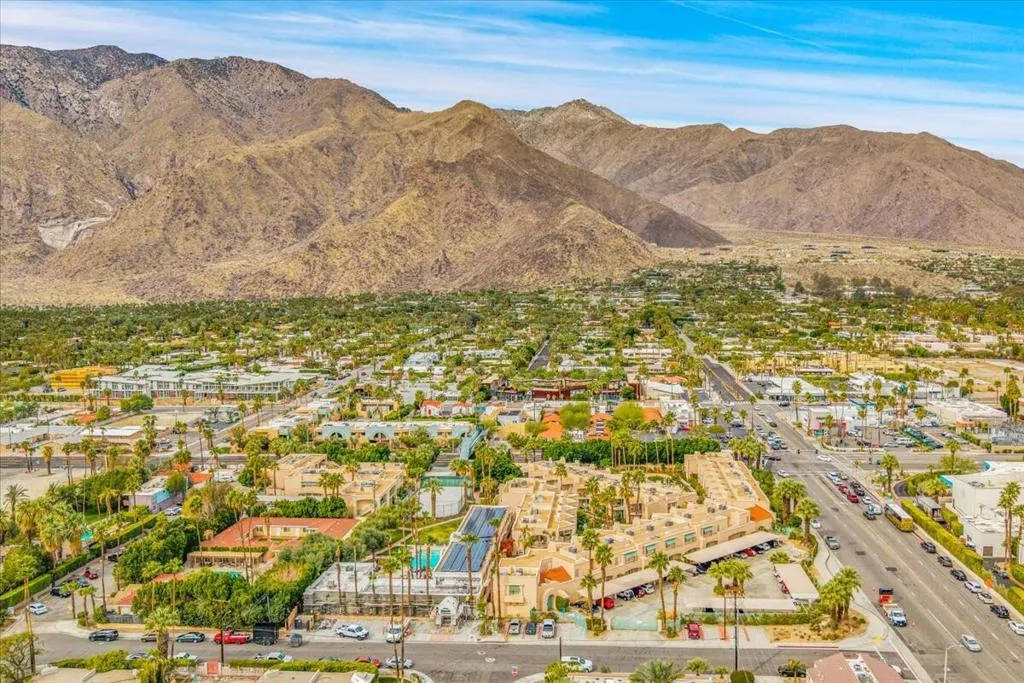 1555 N Chaparral Road 402, Palm Springs, California 92262 home-pic-44