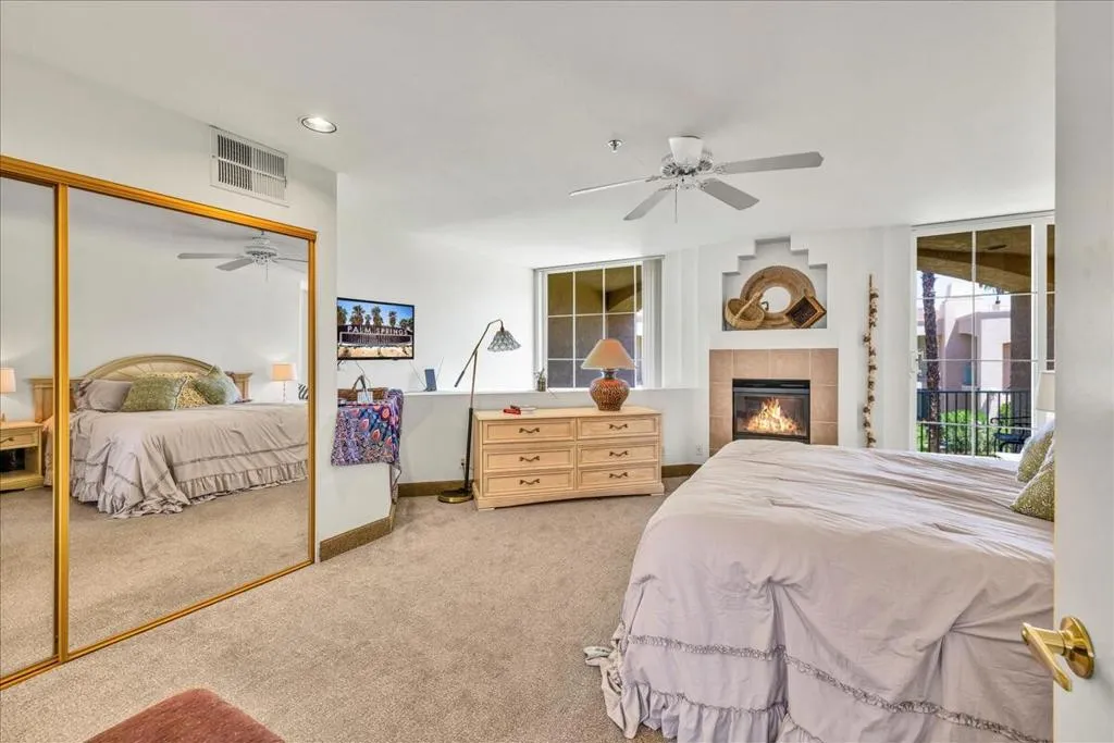 1555 N Chaparral Road 402, Palm Springs, California 92262 home-pic-22