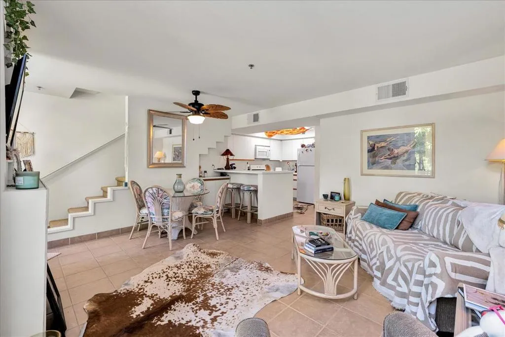 1555 N Chaparral Road 402, Palm Springs, California 92262 home-pic-6