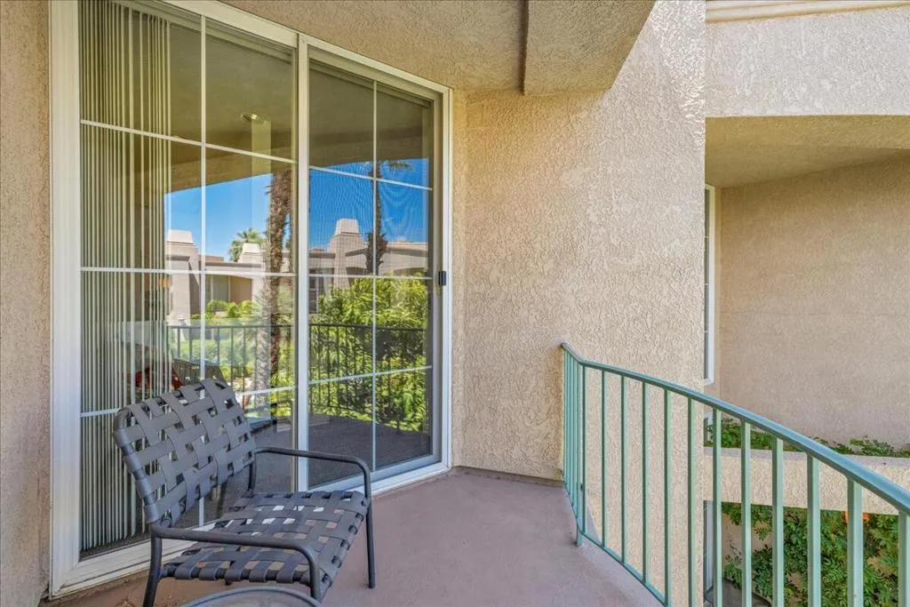 1555 N Chaparral Road 402, Palm Springs, California 92262 home-pic-33