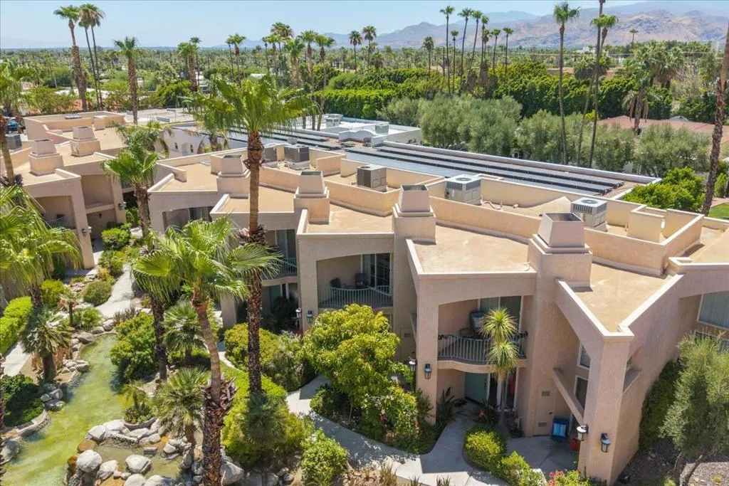 1555 N Chaparral Road 402, Palm Springs, California 92262 home-pic-39