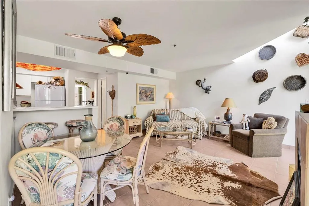 1555 N Chaparral Road 402, Palm Springs, California 92262 home-pic-8