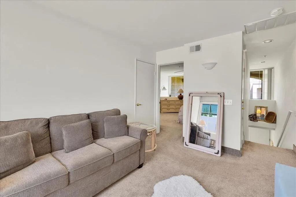 1555 N Chaparral Road 402, Palm Springs, California 92262 home-pic-19