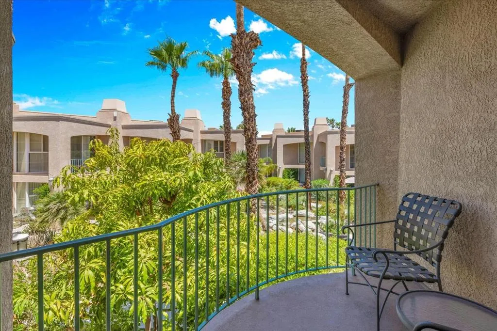 1555 N Chaparral Road 402, Palm Springs, California 92262 home-pic-31