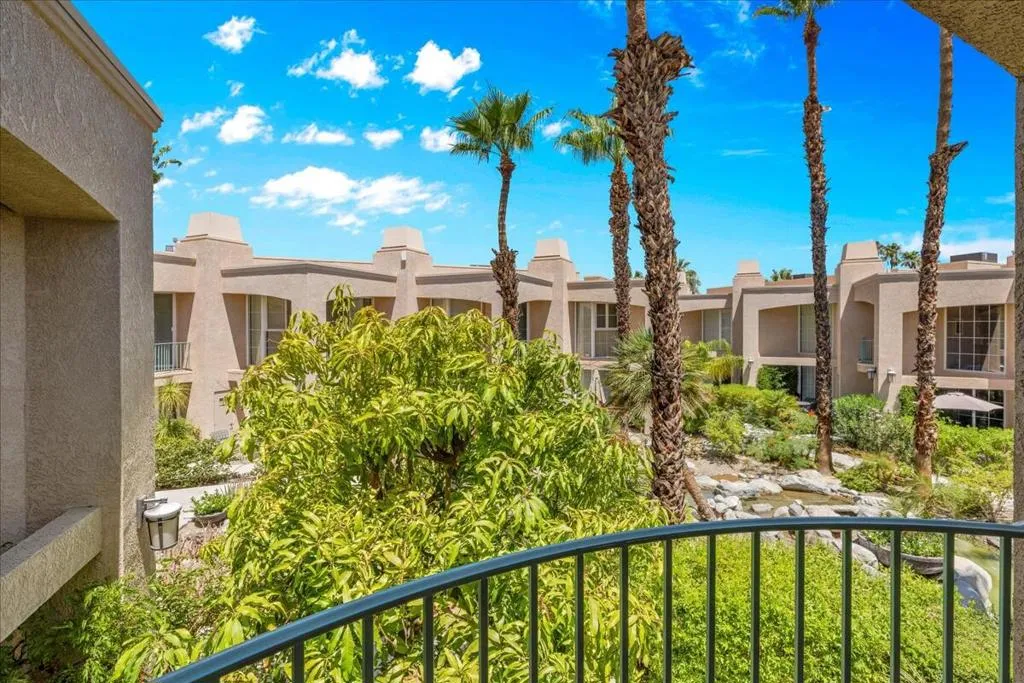 1555 N Chaparral Road 402, Palm Springs, California 92262 home-pic-30