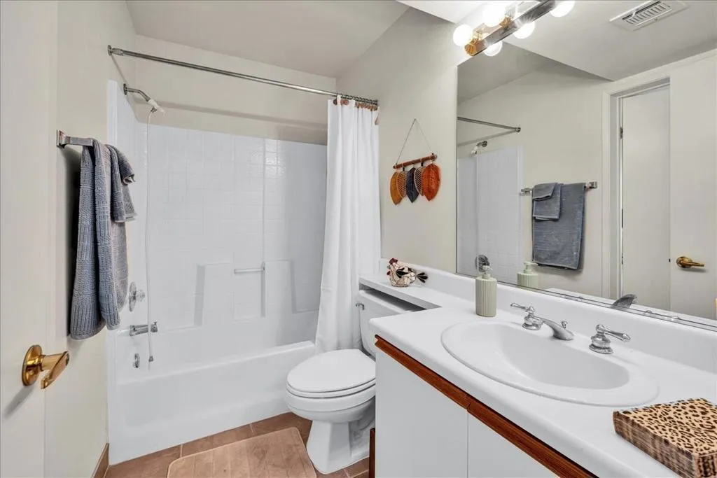 1555 N Chaparral Road 402, Palm Springs, California 92262 home-pic-12