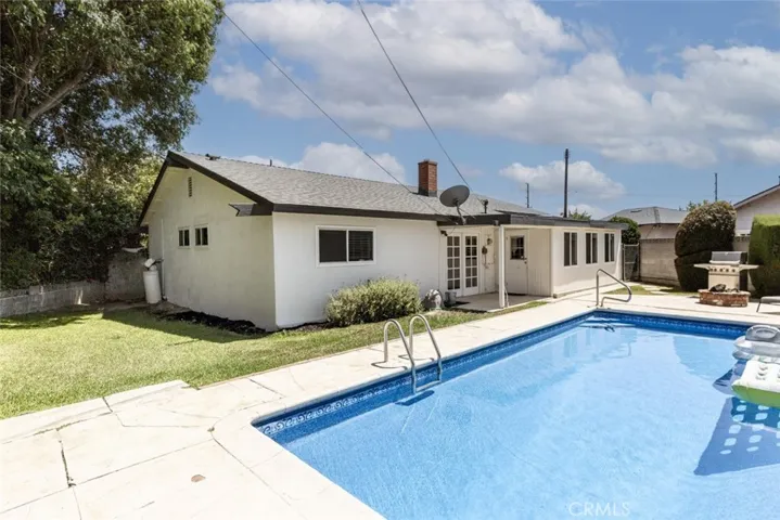 1329 Essex Court, Glendora, California 91740
