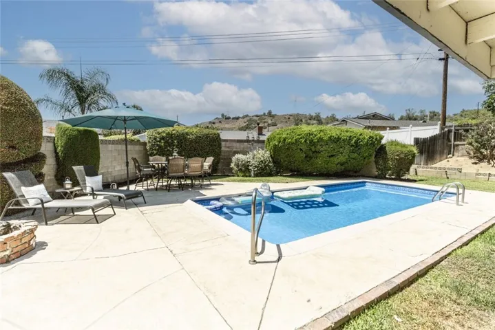 1329 Essex Court, Glendora, California 91740