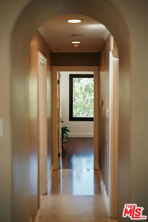 1664 Las Flores Drive, Glendale, California 91207 home-pic-18