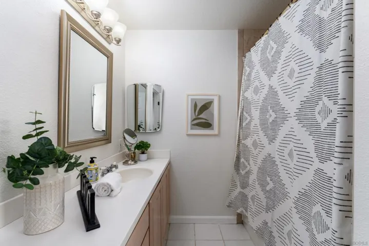 9844 Lorraine Ridge Trail, El Cajon, California 92021