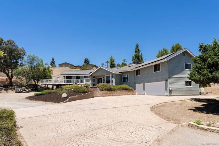 9844 Lorraine Ridge Trail, El Cajon, California 92021