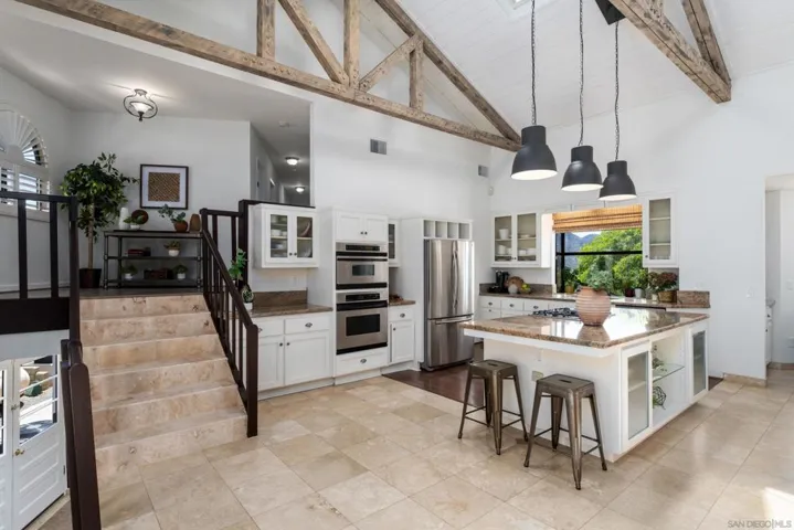 9844 Lorraine Ridge Trail, El Cajon, California 92021