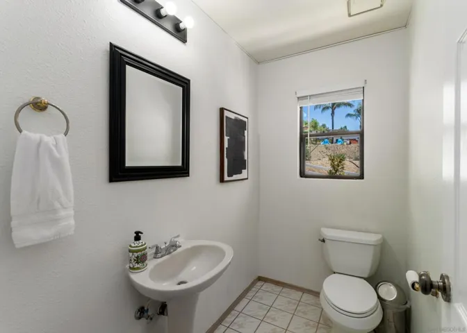 9844 Lorraine Ridge Trail, El Cajon, California 92021