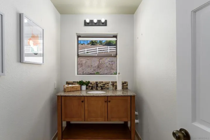 9844 Lorraine Ridge Trail, El Cajon, California 92021