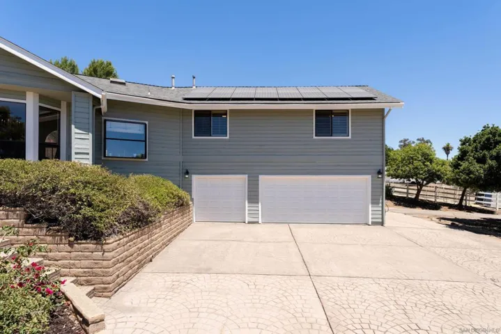 9844 Lorraine Ridge Trail, El Cajon, California 92021