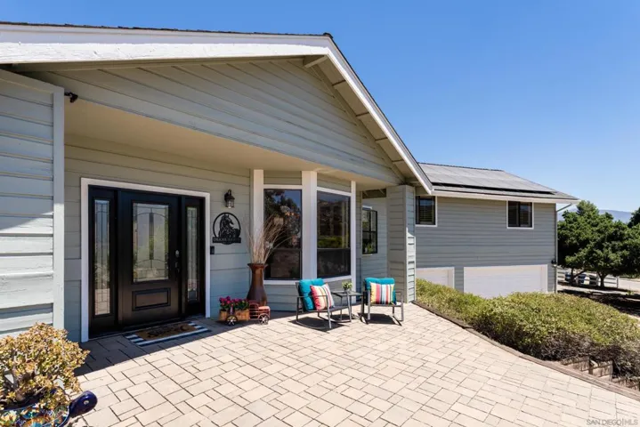 9844 Lorraine Ridge Trail, El Cajon, California 92021