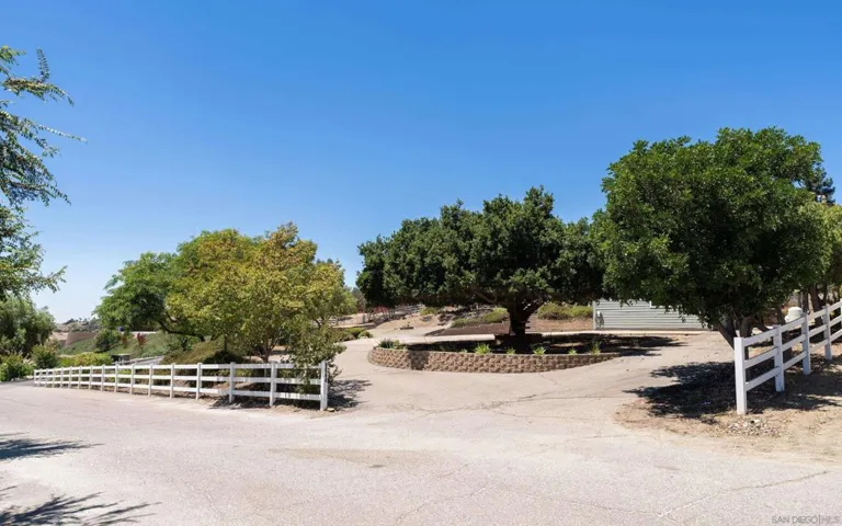9844 Lorraine Ridge Trail, El Cajon, California 92021