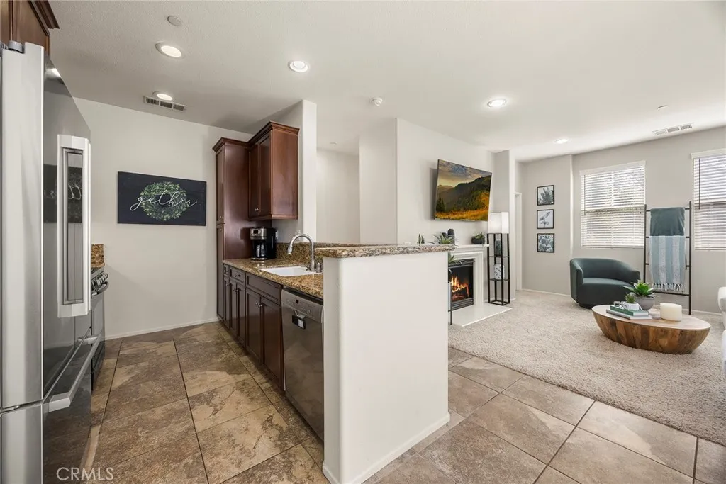 6272 Cristal Lane, Eastvale, California 91752 home-pic-16
