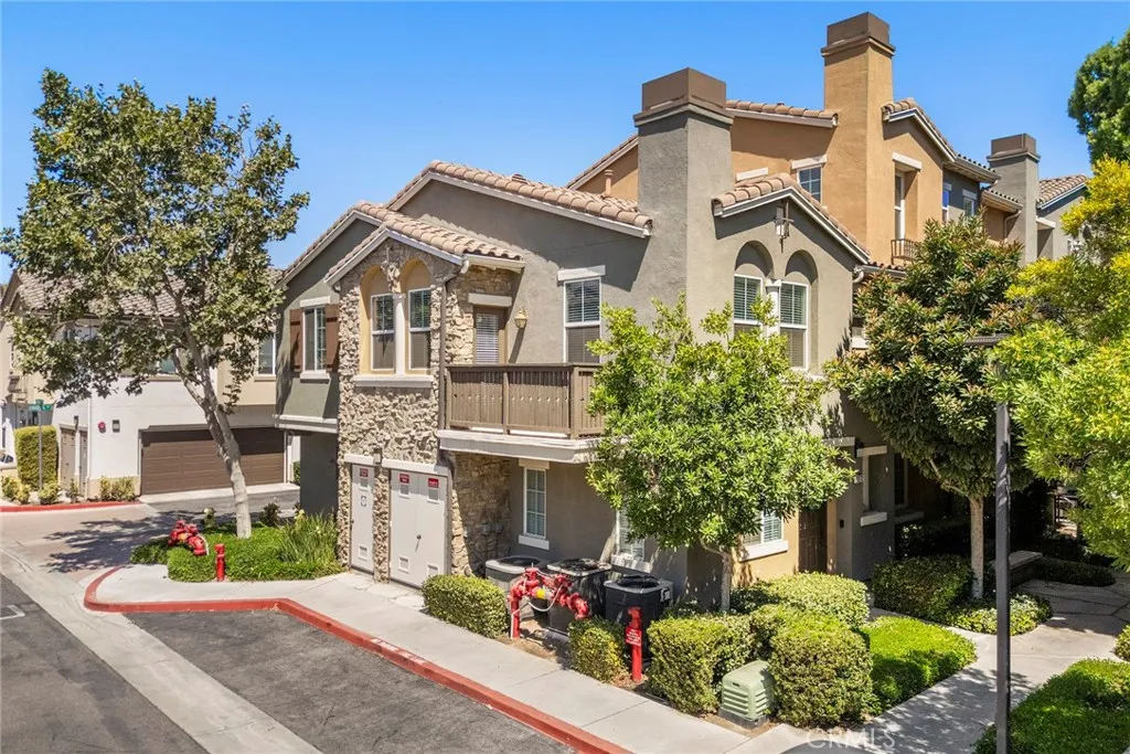 6272 Cristal Lane, Eastvale, California 91752 home-pic-1