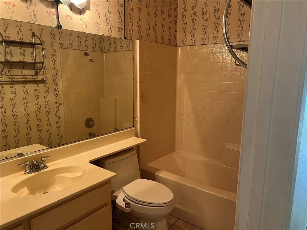 2211 S Walker Avenue, Ontario, California 91761 home-pic-6