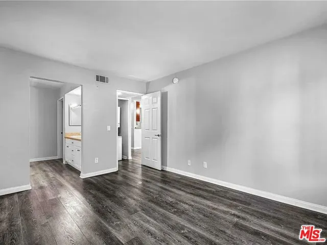 5565 Canoga Avenue 118, Woodland Hills, California 91367