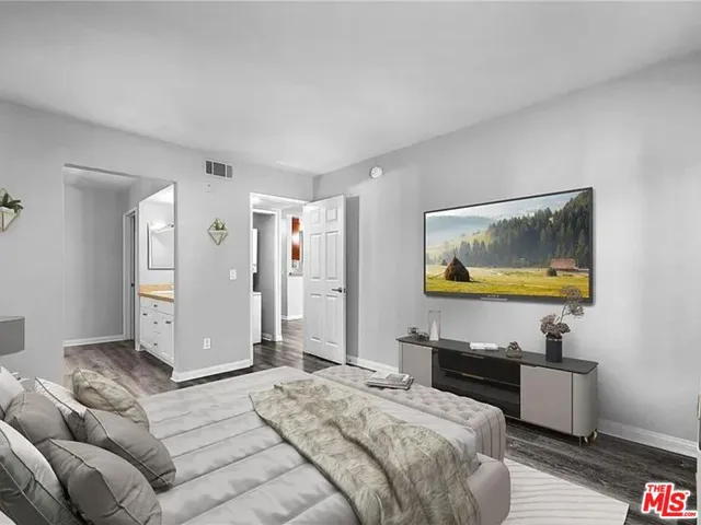 5565 Canoga Avenue 118, Woodland Hills, California 91367