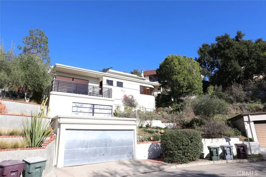 703 Luton Drive, Glendale, California 91206, 4 Bedrooms Bedrooms, ,4 BathroomsBathrooms,Residential Lease,For Rent,Luton,GD25172142