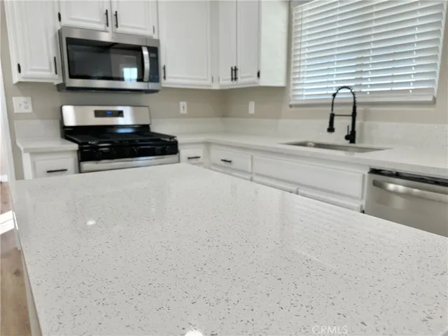 17132 Jurassic Place, Victorville, California 92394