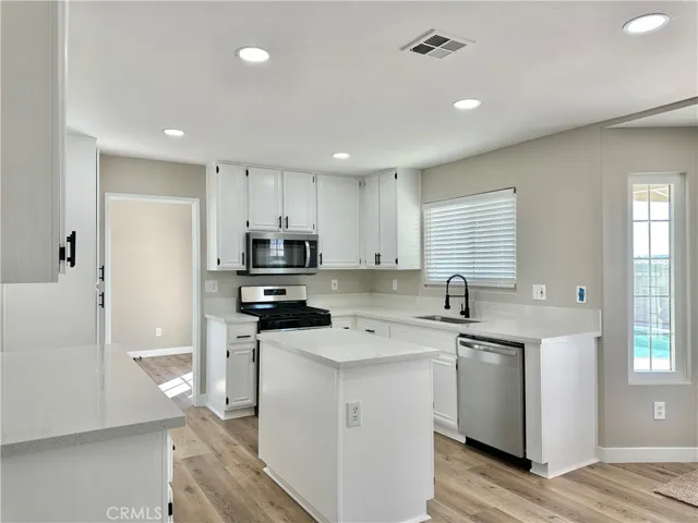 17132 Jurassic Place, Victorville, California 92394